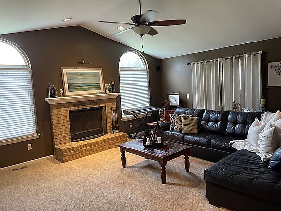 2nd image of 1784 Tulip Ln #42