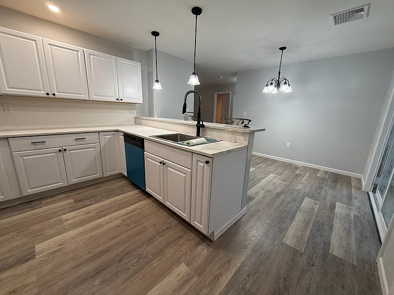 265 Lincoln St — Photo 19