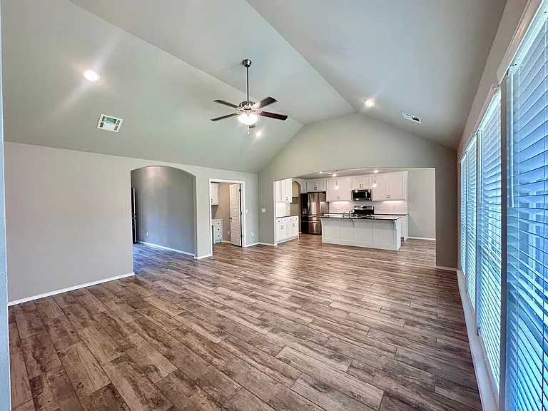 3706 S 13th Pl — Photo 4