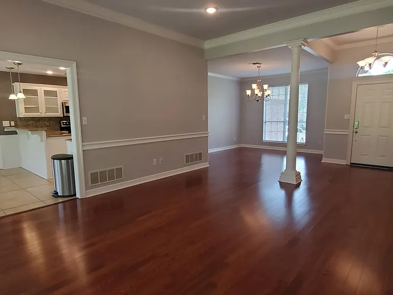 18257 Springmill Ct — Photo 26