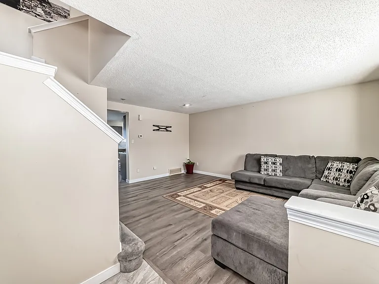 2362 29a Ave NW — Photo 14