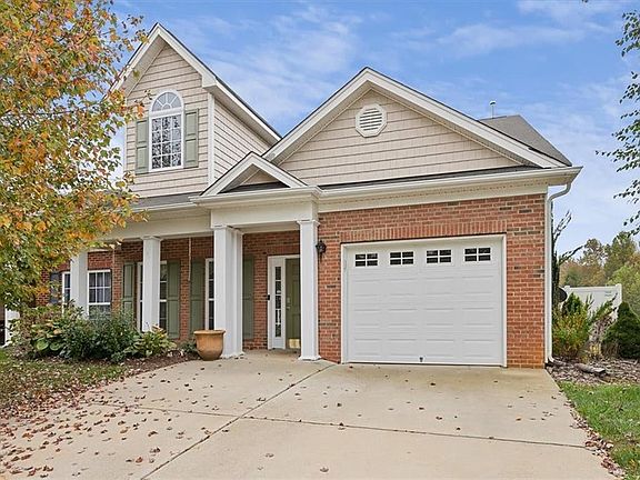 3rd image of 617 Breckinridge Dr
