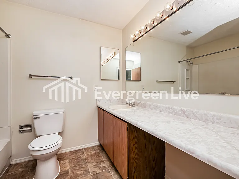 2464 Cross Village Dr — Photo 9