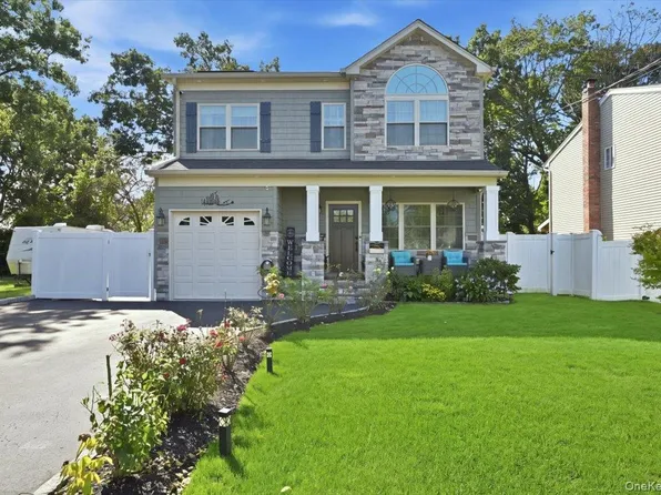 136 Oak Street, Deer Park, NY 11729