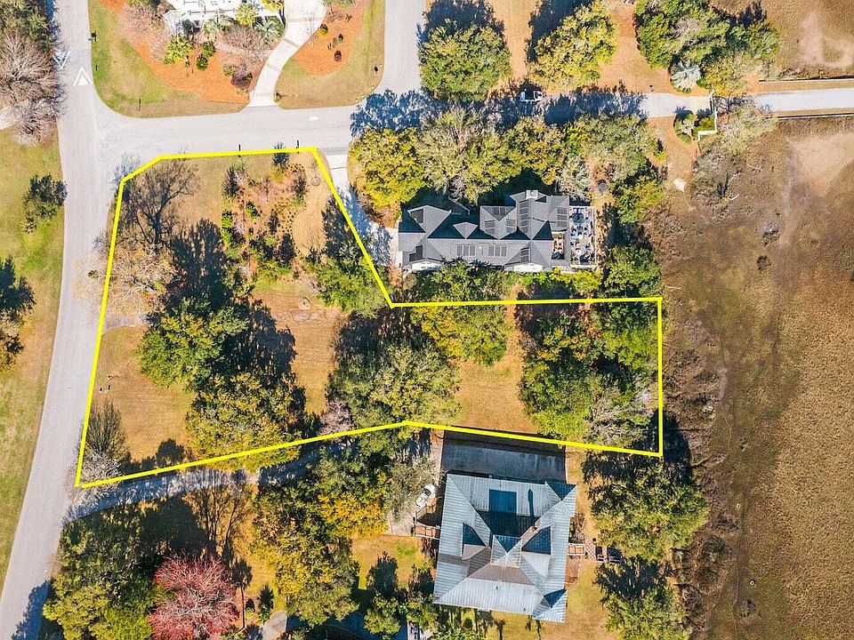 1st image of 17 Headquarters Plantation Dr