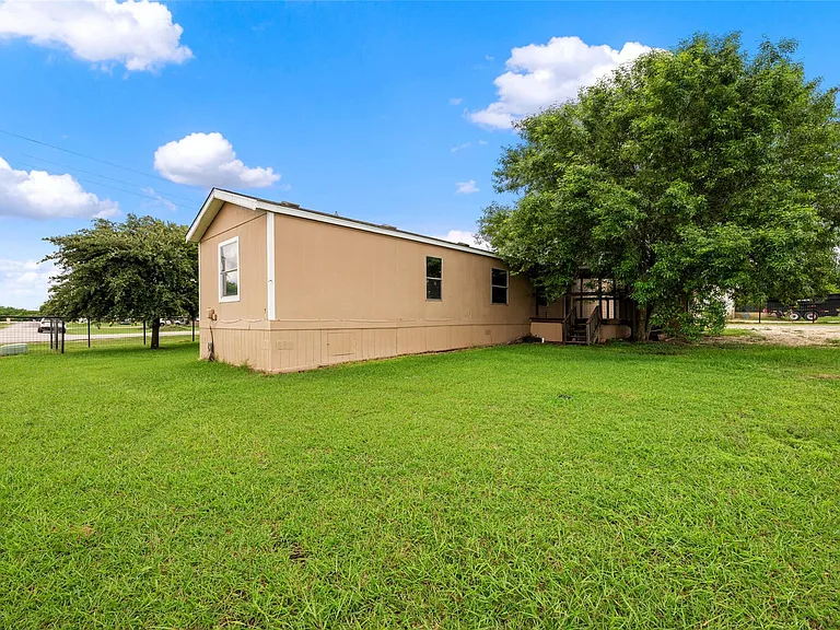 360 Shady Oaks #A — Photo 27