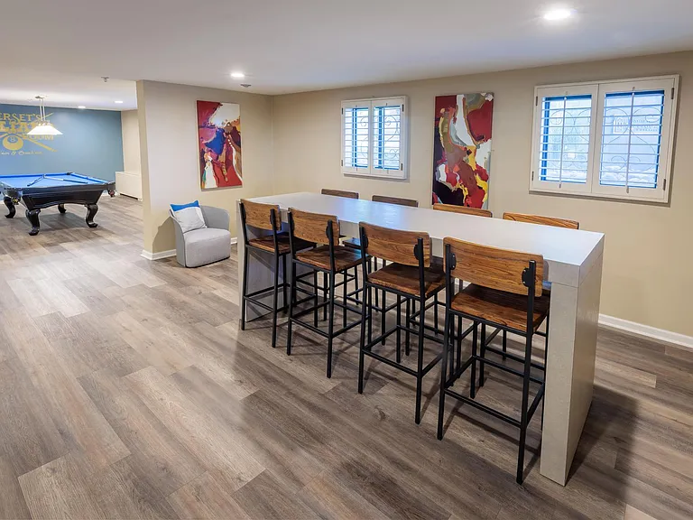 Somerset Apartments — Photo 15