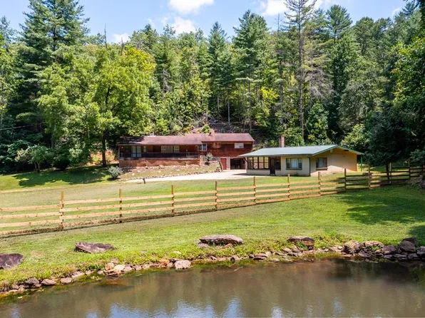 110 Thompkins Ln, Franklin, NC 28734