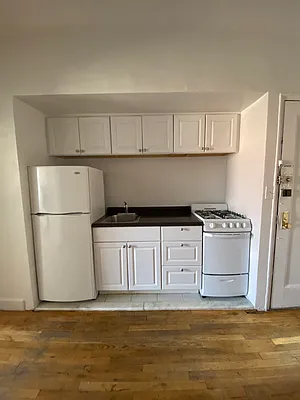 Rented by Waverly Realty Associates | media 22