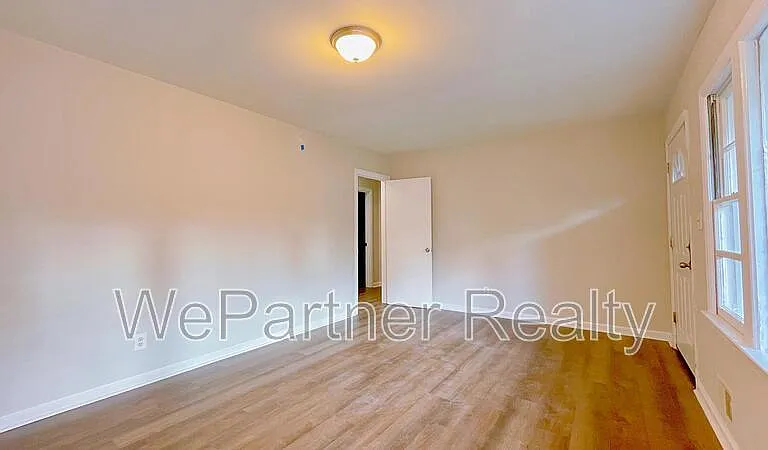 2744 Fairlane Dr SE — Photo 16
