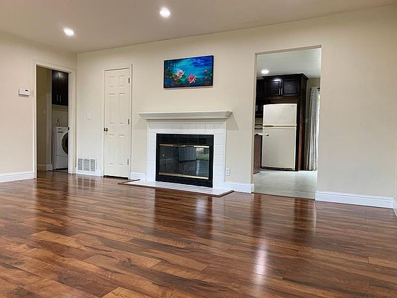 4th image of 1802 Duvall Dr