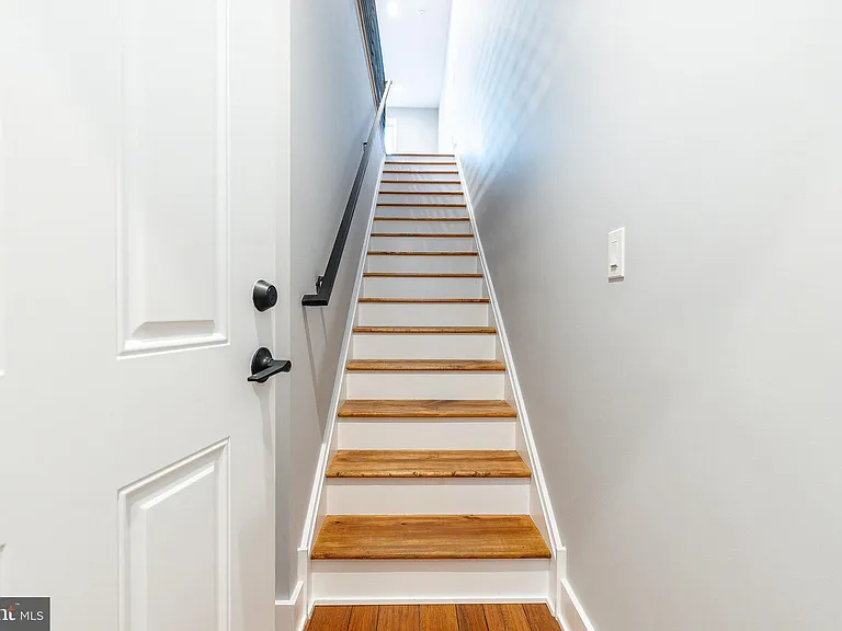 2821 Livingston St #2 — Photo 21