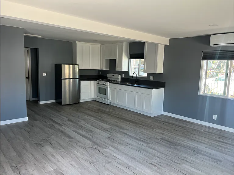 3660 Euclid Ave — Photo 8
