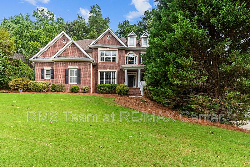 1st image of 660 Lake Medlock Dr