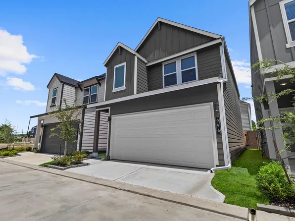 956 Green Vines Ln, Houston, TX 77091