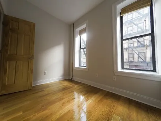 Rented by Standard Realty | media 25