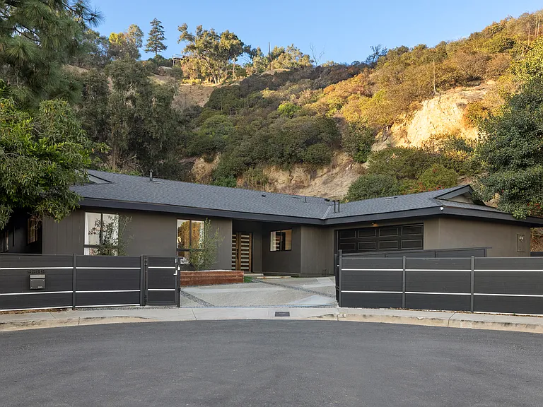 9289 Swallow Dr — Photo 31