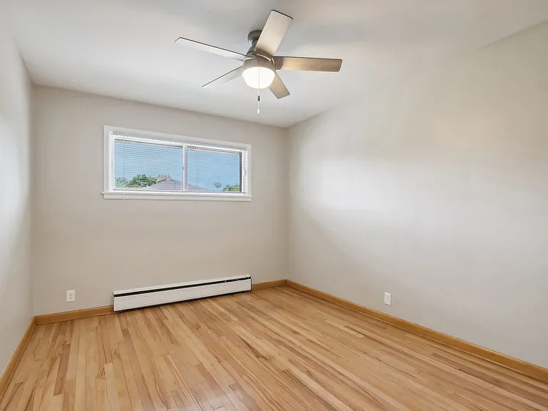 2204 S 99th St — Photo 11