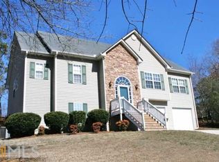 9040 Farmshaw Dr, Gainesville, GA