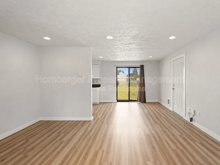 1609 E 1st Ave — Photo 6