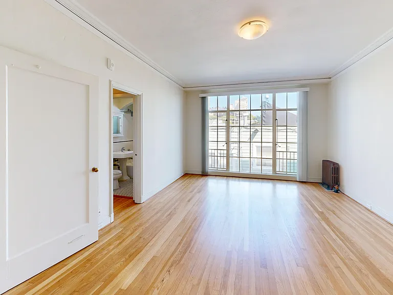 1425 Taylor Street — Photo 1
