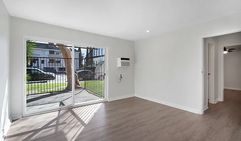 La Croix Apartments — Photo 18