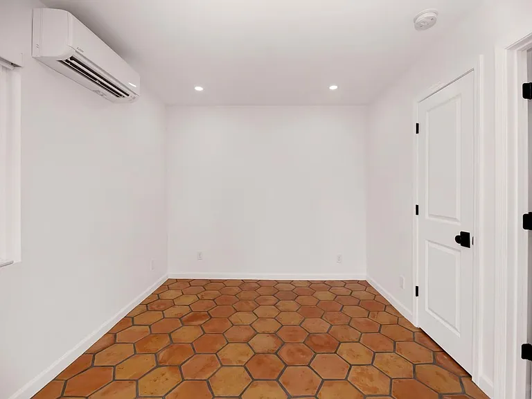 4228 N 44th Pl — Photo 22