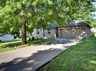 1705 S 14th Ave, Ozark, MO 65721