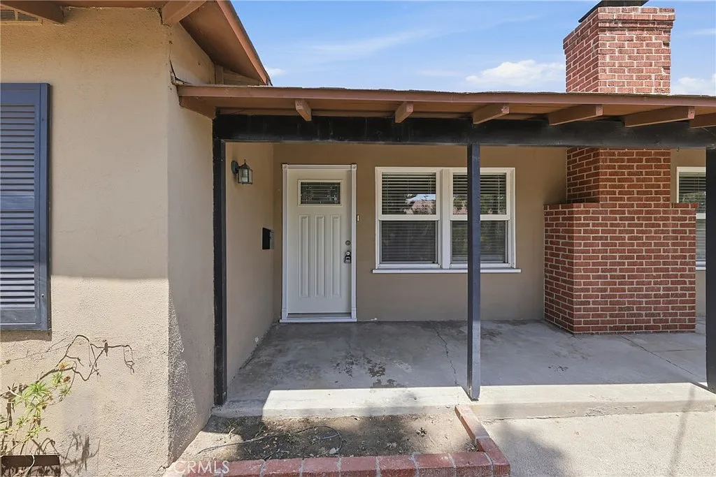 2 bed, 1.5 bath, 1218 sqft, $3,295 — Photo 2