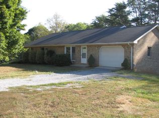 1011 Amy Ln, Moneta, VA 24121