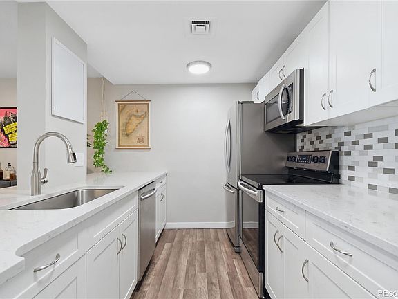 3rd image of 800 Pearl Street #903