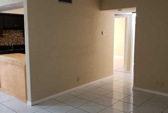 4th image of 4706 Oak Terrace Dr