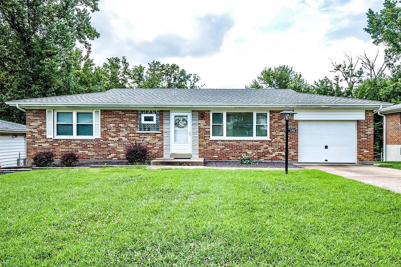 188 Bridgeview Ln photo 1