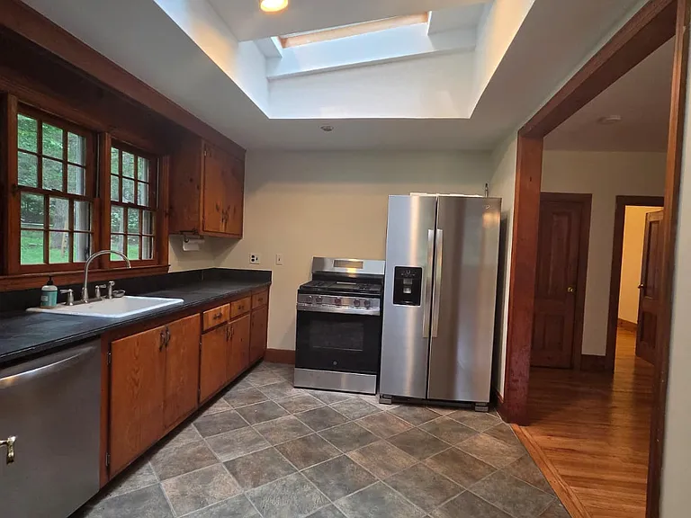 145 Cherry Ln — Photo 9