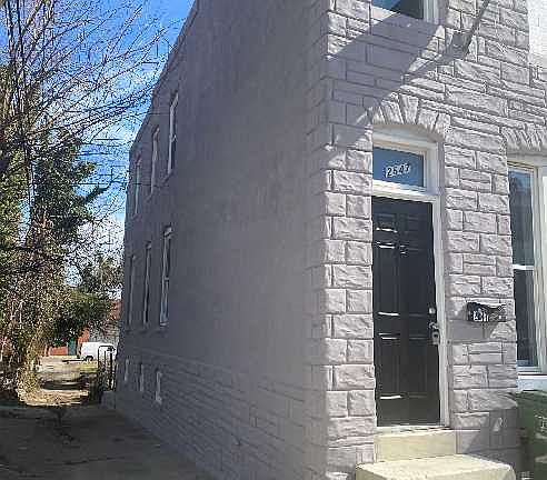 3rd image of 2647 Boone St