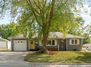 1603 Parker St, Cedar Falls, IA 50613