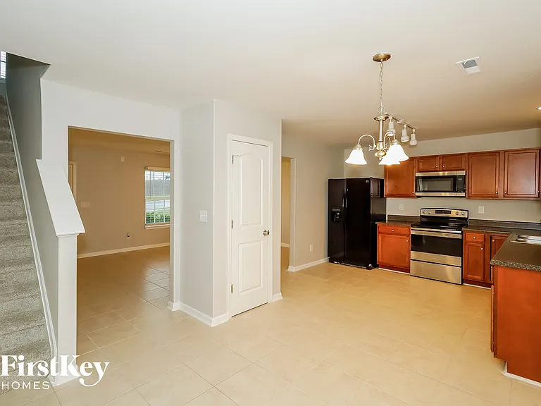 913 Bolivia Dr — Photo 5
