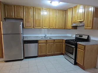 Rented by Robyn Lee, LREB