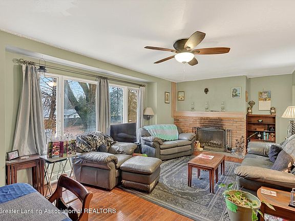 3rd image of 3116 Manley Dr