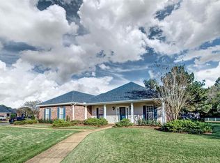 100 Pavilion Dr, Brandon, MS 39042