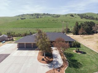 260 Hidden Valley Rd, Hollister, CA 95023