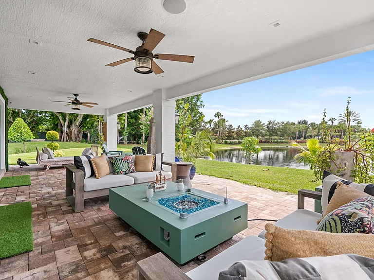 6204 Celadon Cir — Photo 37