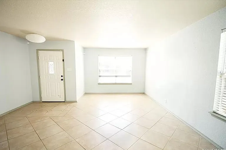 6523 Kestrel Ln — Photo 3