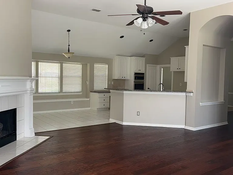 4645 Wales Dr — Photo 13