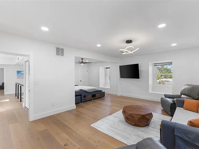 7100 Park St S — Photo 6