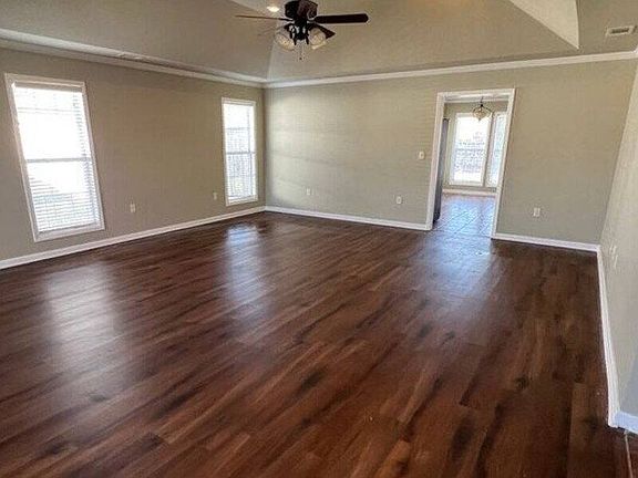 2nd image of 3884 Bridlewood Dr