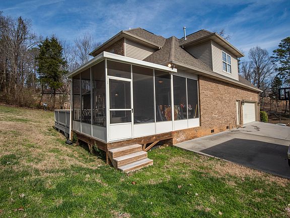 4th image of 3327 Whispering Oaks Dr