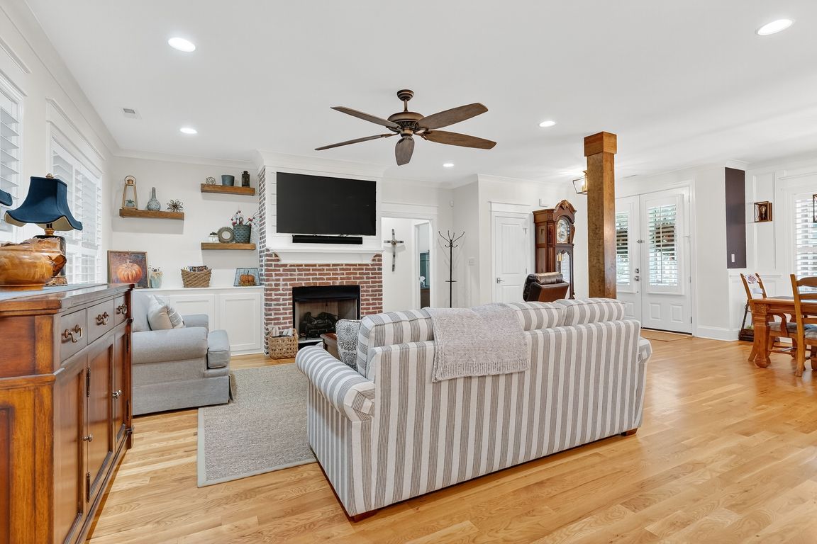 next background image