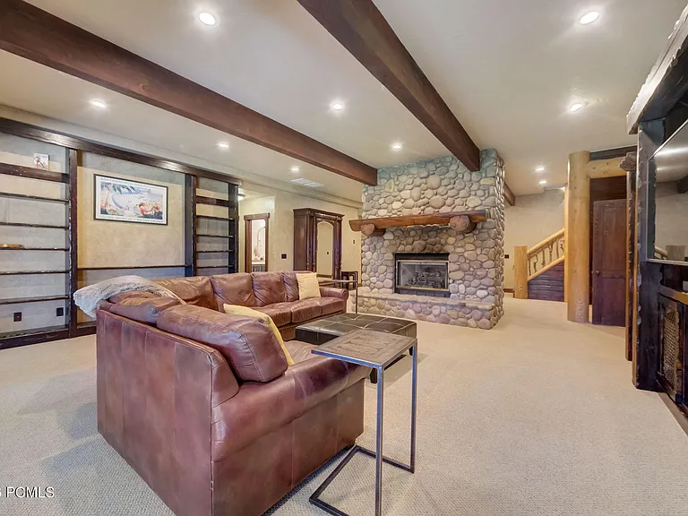 715 Aspen Ln — Photo 45