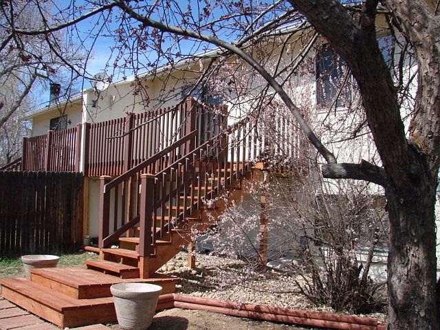 Lafayette 2-bd duplex with garden area